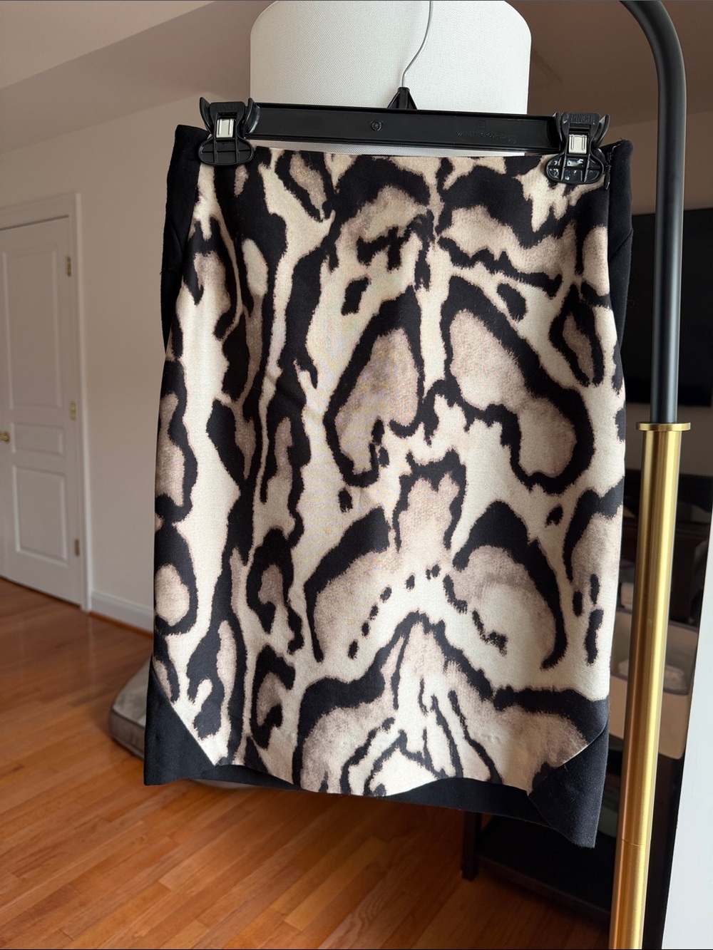Diane Von Furstenberg Black and Cream Animal-Print Pencil Skirt